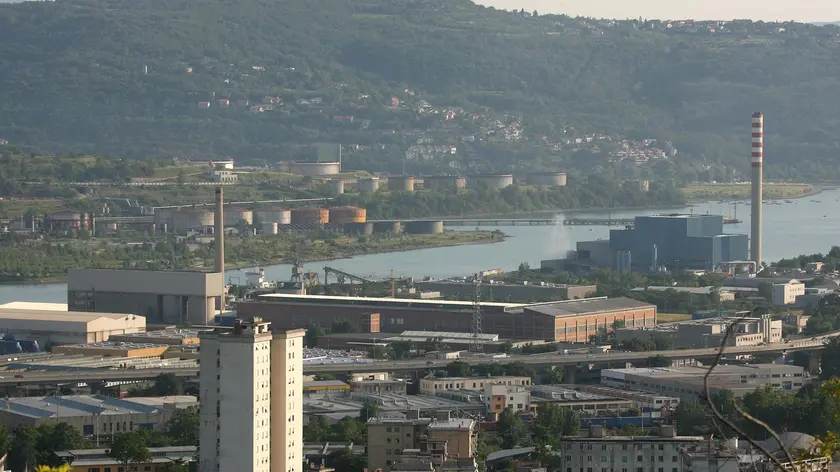 L’area industriale alle porte di Trieste (foto Lasorte)