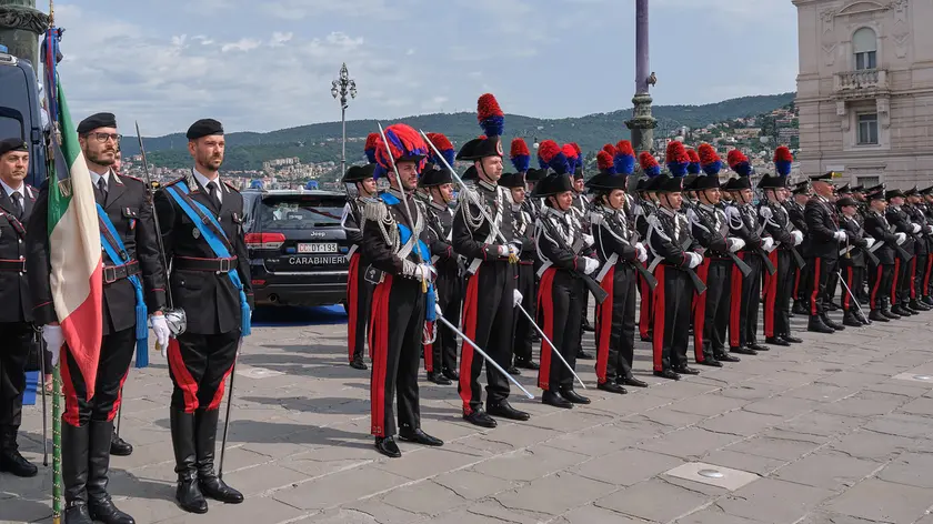 Un momento della festa per i 211 anni dei carabinieri (Silvano)