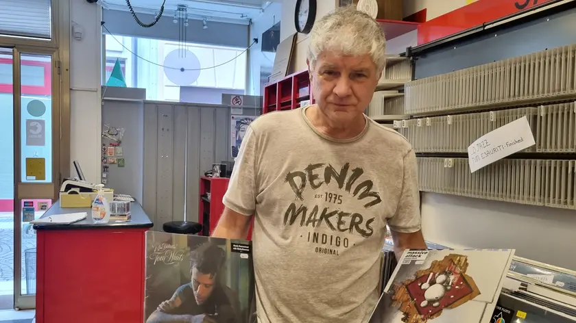 Alfredo Podgornik, titolare del music shop di via Mazzini a Gorizia