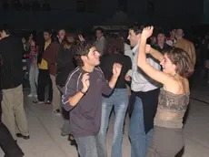 Scene ormai sbiadite di movida a Gorizia con i bar che proponevano musica Immagini d’archivio