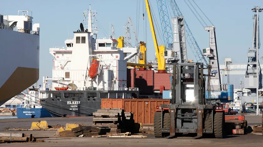 Navi ormeggiate in porto a Monfalcone (Bonaventura)