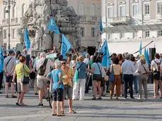 La protesta dei No Ovoia in piazza Unità (Lasorte)