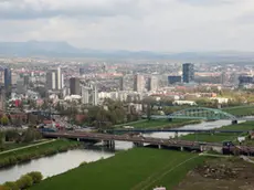 Una panoramica di Zagabria attraversata dal fiume Sava. (Delo.si)