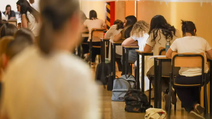 Alcuni studenti il giorno della prima prova (Tibaldi)