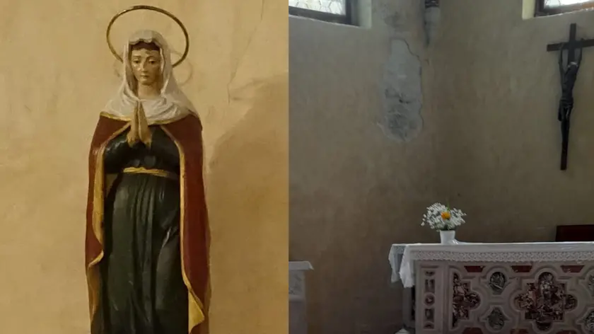 A sinistra la statua rubata; a destra il muro vuoto
