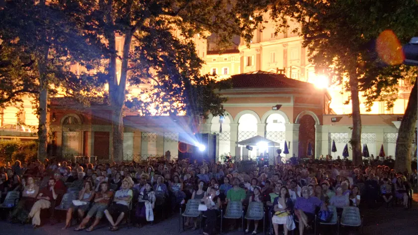 Spettatori alle proiezioni al Giardino Pubblico