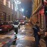 Forze dell'ordine sul luogo dell'incendio (Foto Silvano)