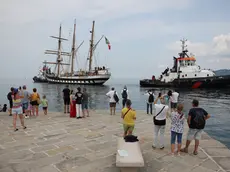La nave Palinuro durante l'ultima toccata a Trieste (Lasorte)