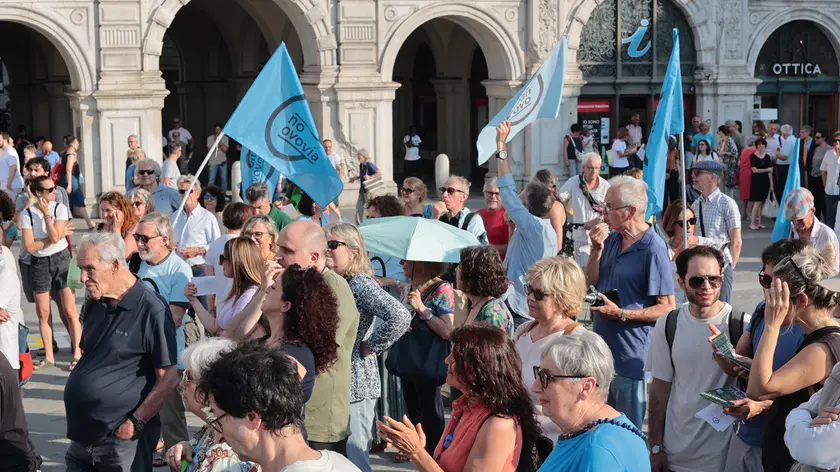 La protesta no Ovovia (Foto Lasorte)