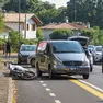 Il punto in cui la moto elettrica si è schiantata contro il palo (Tibaldi)