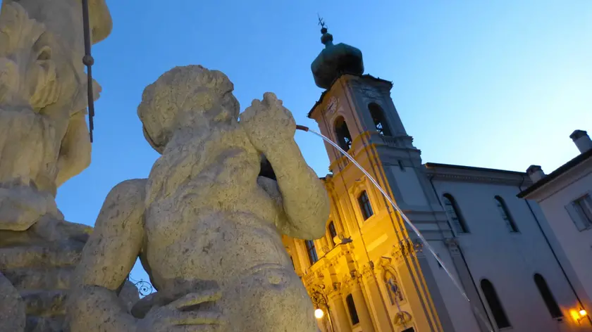 Piazza Vittoria a Gorizia in una foto d'archivio