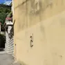 La svastica apparsa sul muro a San Giovanni