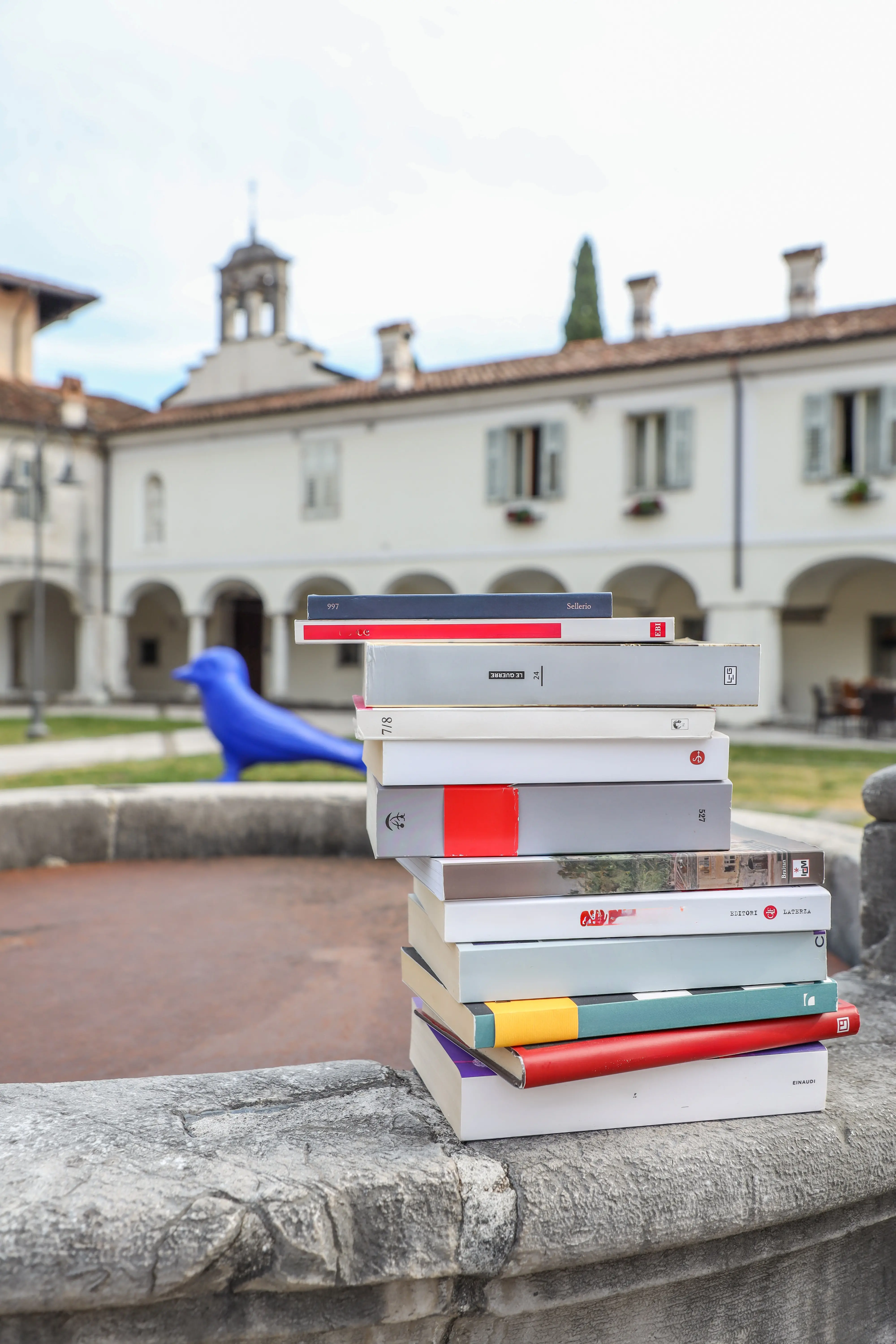 Libri nella cornice di piazza Sant’Antonio (foto Tibaldi)