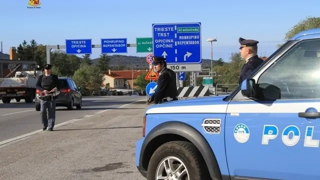 La Polizia di frontiera impegnata nei controlli ai confini