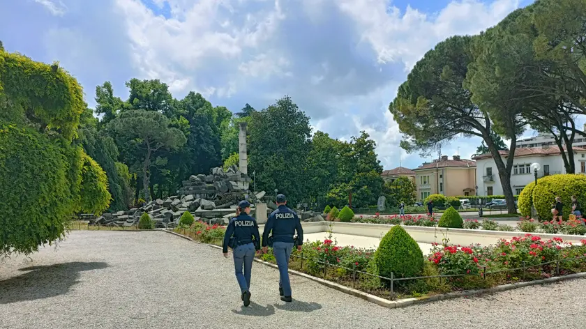 Controlli della Polizia di Stato alla Parco della Rimembranza