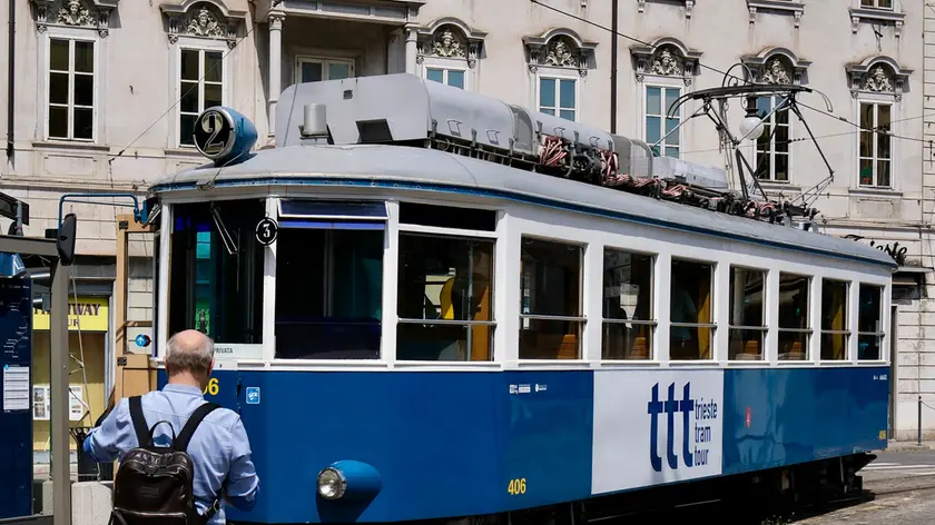 Il tour di Trieste con il tram (Foto Silvano)