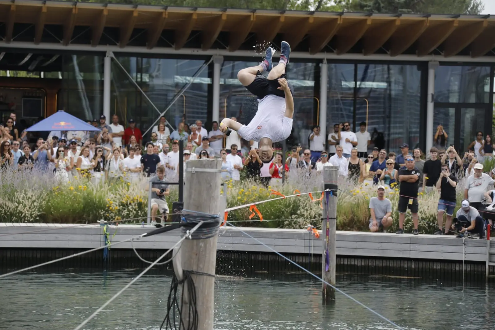 Una delle esibizioni che hanno animato la festa per la Red Bull Academy (Bonaventura)