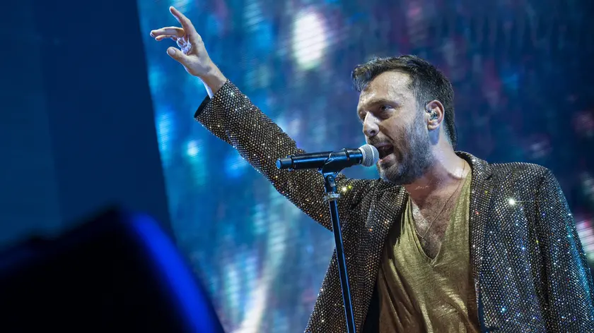 Cesare Cremonini sul palco di Padova martedì 8 luglio