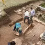 Nell’area archeologica al lavoro sui reperti del sito (foto da jutarnji.hr)