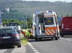 I soccorsi al centauro ferito in via Fratelli Rusjan. Roberto Marega