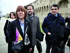 Gisèle Pelicot arriva al tribunale di Avignone