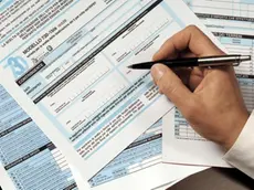 Contribuente alle prese con un modello 730