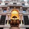 L’ingresso del palazzo che ospita l’hotel Hilton a Trieste