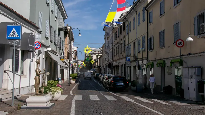 Corso del Popolo con le sue installazioni (Bonaventura)