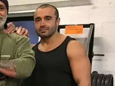 A sinistra Federico Rossi, a destra il luogo dove si è verificato lo schianto (Lasorte)