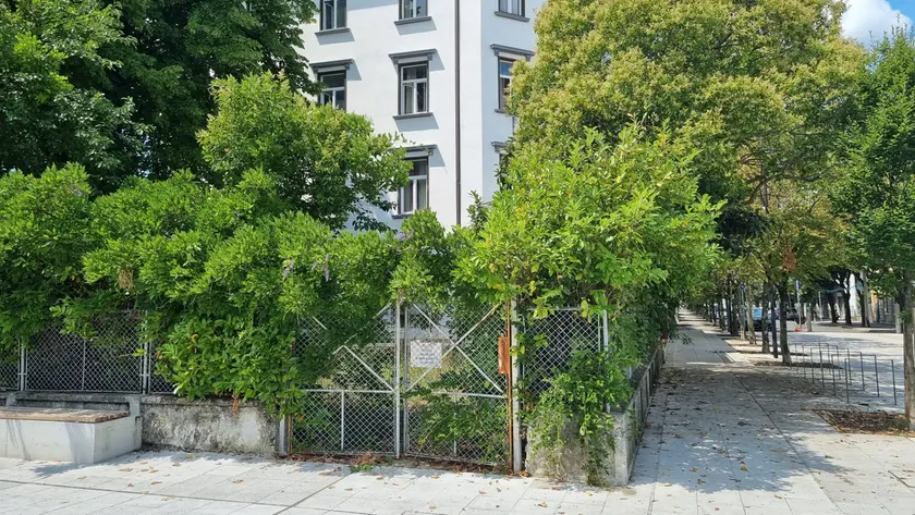 L'ex albergo in piazza era il simbolo della città