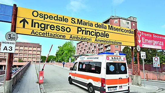 Nella foto in alto, l’ingresso al Pronto soccorso dell’ospedale di Udine