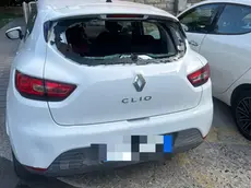 L'auto danneggiata