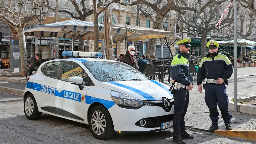 Controlli in piazza Garibaldi (Silvano)