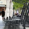 Alcuni dehors dislocati all’esterno dei bar fra corso Italia e corso Verdi (Tibaldi / Marega)