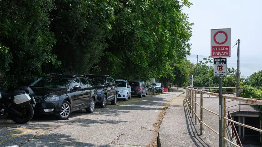I cartelli “strada privata” in località Canovella Foto Silvano