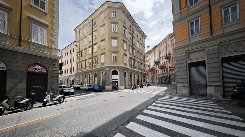 L'angolo tra via D'Azeglio e via Foscolo (Lasorte)