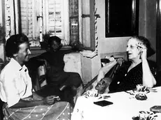 Saba con la moglie Lina, la figlia Linuccia e Nora Baldi