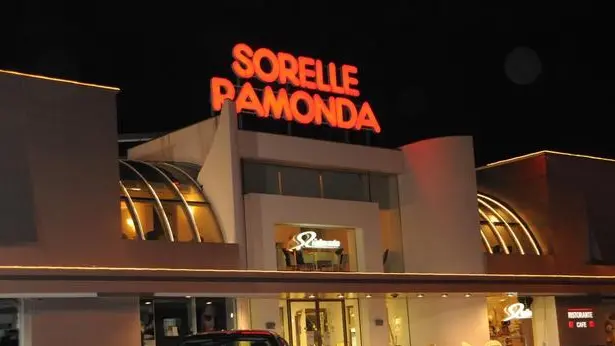 Il negozio Sorelle Ramonda di Reana del Rojale