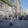 Uno scorcio di piazza della Borsa, con i fori commerciali del centro storico foto Lasorte
