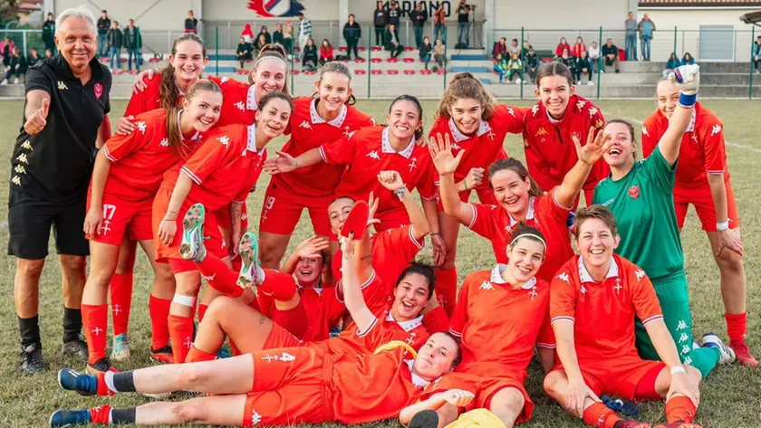 La squadra femminile della Triestina