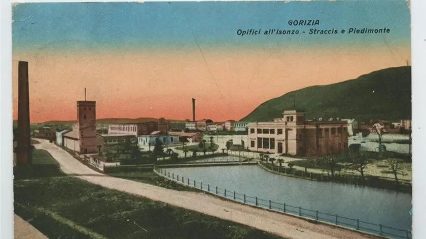 Il Villaggio operaio di Straccis in una vecchia cartolina