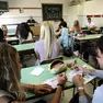 Un'aula di scuola in una foto di archivio