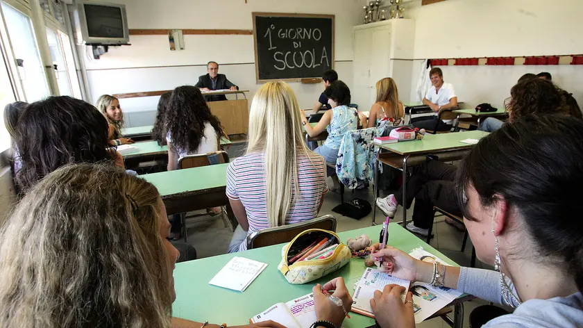 Un'aula di scuola in una foto di archivio