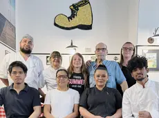 La famiglia Scarpa e i collaboratori. Foto Lasorte