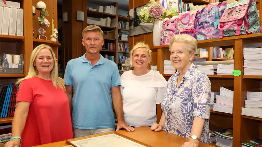L'attuale personale della Libreria Cattolica (Tibaldi)