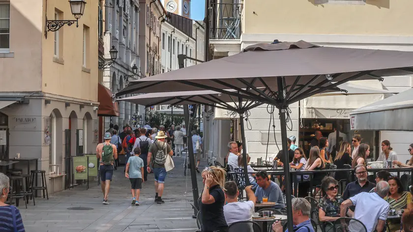 Uno scorcio della vivace zona di Cavana e della sua piazzetta (Lasorte)