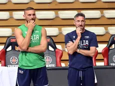 I triestini Tonut e Pozzecco durante l’allenamento dell’Italbasket al PalaRubini (Bruni)