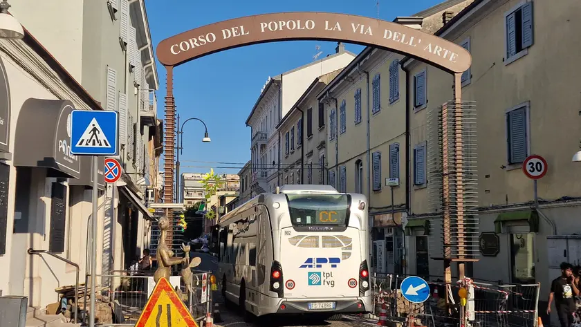 L'arco apparso in Corso del popolo (Bonaventura)