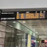 Il tabellone della stazione di Udine con ritardi e cancellazioni (Foto d'archivio)