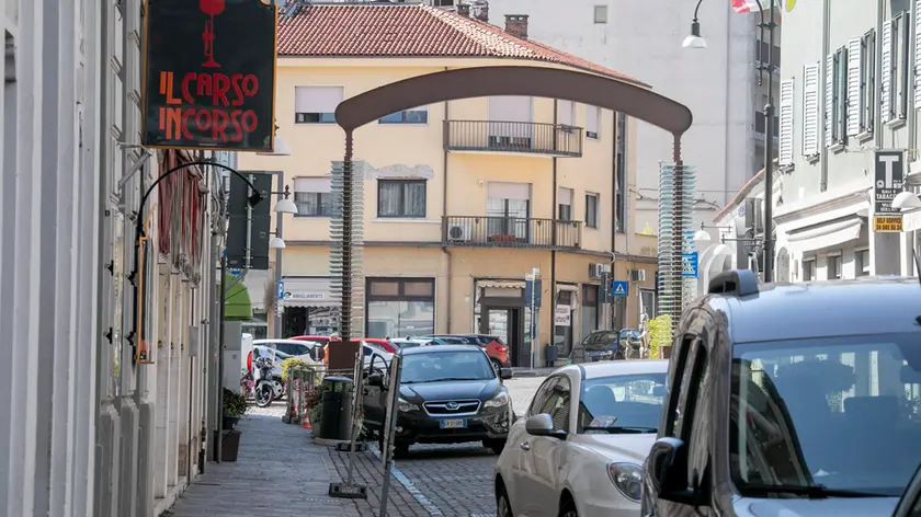 L'arco contestato in corso del Popolo (Bonaventura)